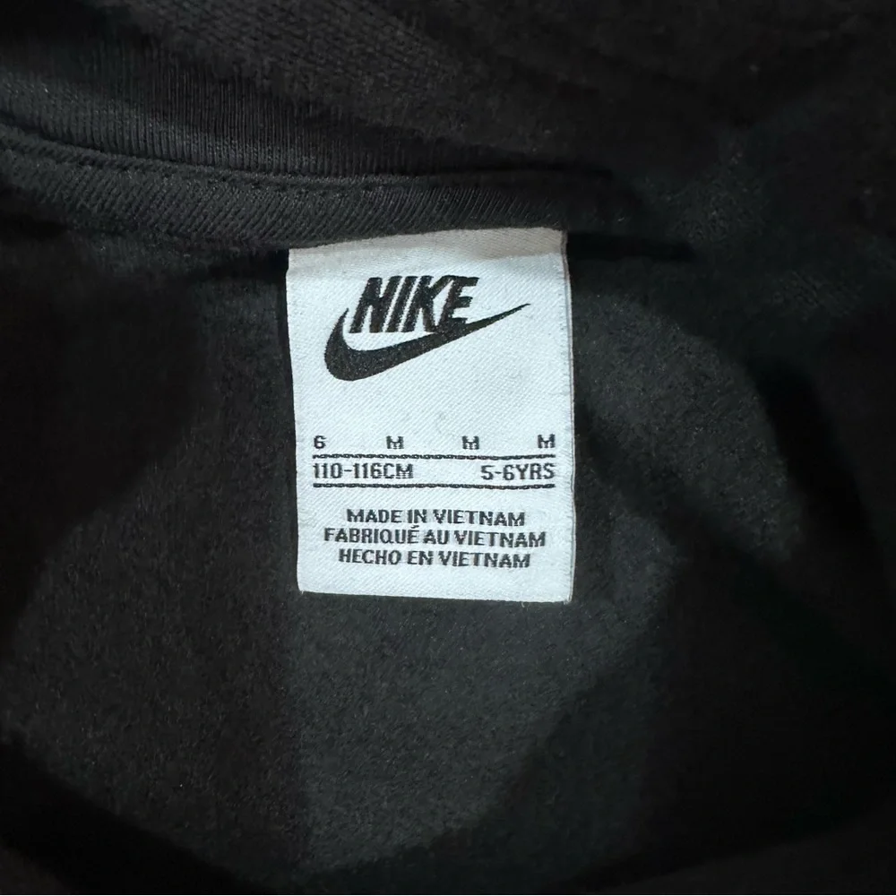 Nike classic black
